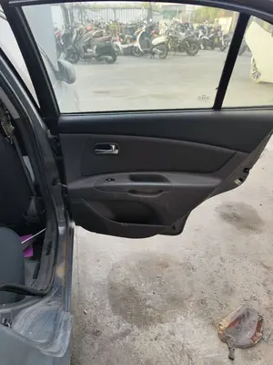 Foto de GUARNECIDO PUERTA TRASERA DERECHA KIA RIO (JB) 1.5 CRDi (110 CV / 81 KW) referencia 833021G123JBJ