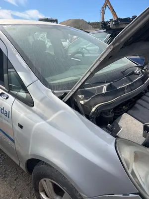 Foto de ALETA DELANTERA DERECHA OPEL CORSA D 1.3 16V CDTI (75 CV / 55 KW) referencia 93189644