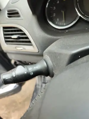 Foto de MANDO INTERMITENTES RENAULT MEGANE III BERLINA 5P 1.5 dCi Diesel FAP (110 CV / 81 KW)