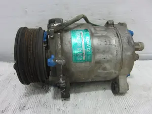 Foto de COMPRESOR AIRE ACONDICIONADO VOLKSWAGEN POLO III BERLINA (6N2) referencia 6N0820803B foto 4
