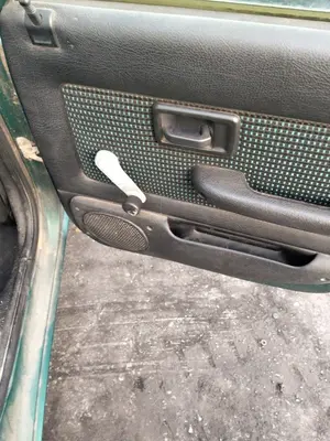 Foto de ELEVALUNAS TRASERO DERECHO PEUGEOT 106 (S2) 1.1  (60 CV / 44 KW)