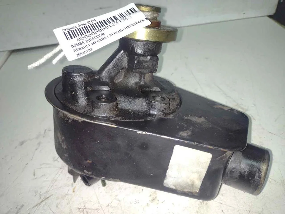 Foto de BOMBA DIRECCION RENAULT MEGANE I BERL./ BERL. CON PORTÓN (BA0) 1.4 (75 CV / 55 KW) referencia 26046187