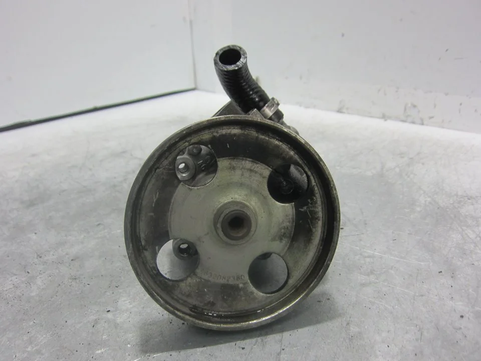 Foto de BOMBA DIRECCION PEUGEOT 807 referencia 9647983580