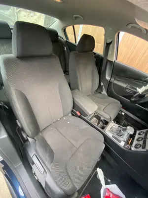Foto de JUEGO ASIENTOS COMPLETO VOLKSWAGEN PASSAT BERLINA (3C2) 2.0 TDI (140 CV / 103 KW) foto 1