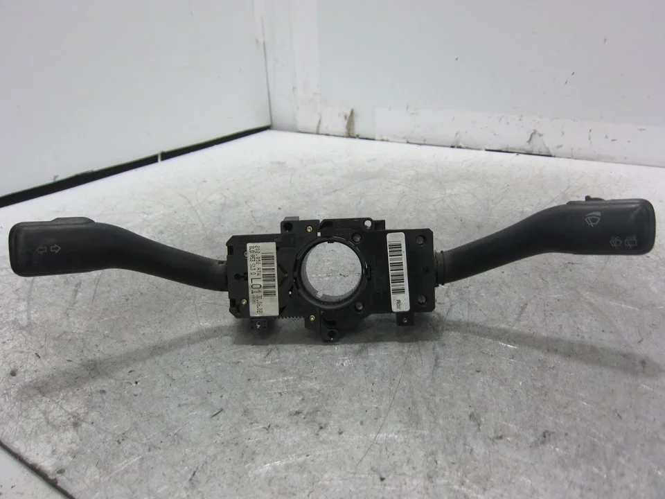 Foto de MANDO MULTIFUNCION AUDI A3 (8L) 1.9 TDI (90 CV / 66 KW) referencia 8L0953513G