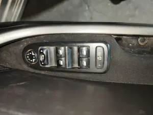 Foto de MANDO ELEVALUNAS DELANTERO IZQUIERDO PEUGEOT 308 SW 1.6 HDi FAP CAT (9HZ / DV6TED4) (109 CV / 80 KW) referencia 96644915XT