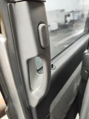 Foto de MANETA INTERIOR TRASERA DERECHA MERCEDES-BENZ VIANO (639) 2.1 CDI CAT (150 CV / 110 KW)