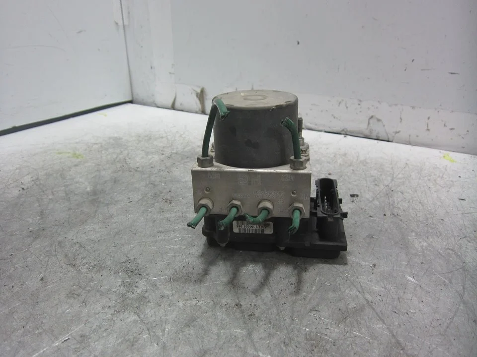 Foto de ABS OPEL CORSA C 1.3 16V CDTI CAT (Z 13 DT / LN9) (69 CV / 51 KW) referencia 0265231583