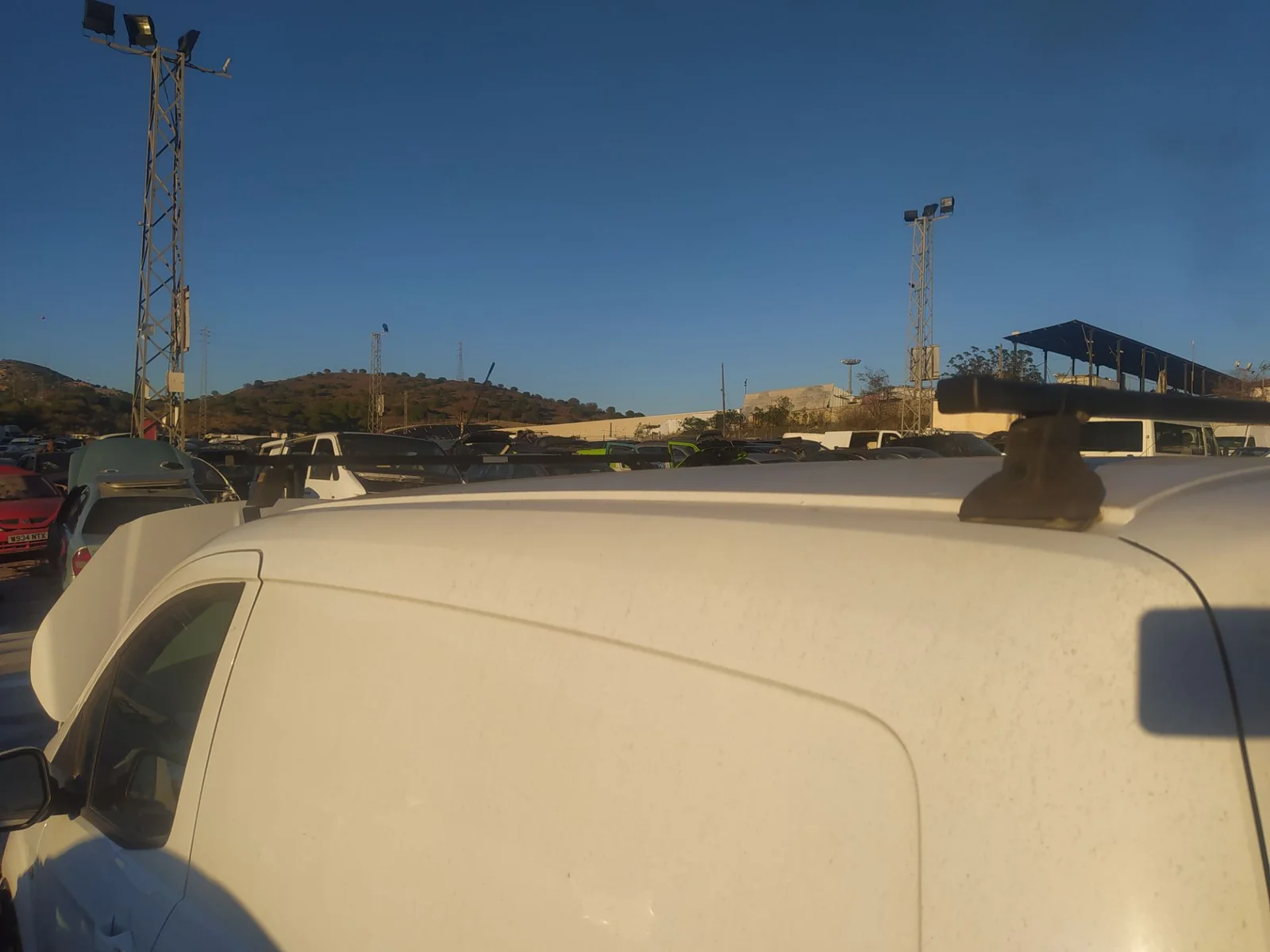 Foto de BARRAS TECHO FORD TRANSIT COURIER (C4A) 1.5 TDCi CAT (95 CV / 70 KW)