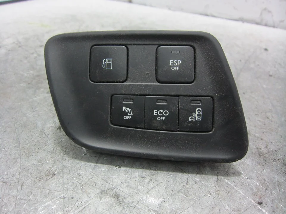 Foto de MANDO MULTIFUNCION CITROEN C4 BERLINA 1.6 HDi FAP (112 CV / 82 KW) referencia 00048757