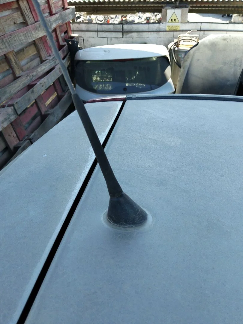 Foto de BASE DE ANTENA OPEL CORSA C 1.2 16V CAT (Z 12 XE / LW4) (75 CV / 55 KW)