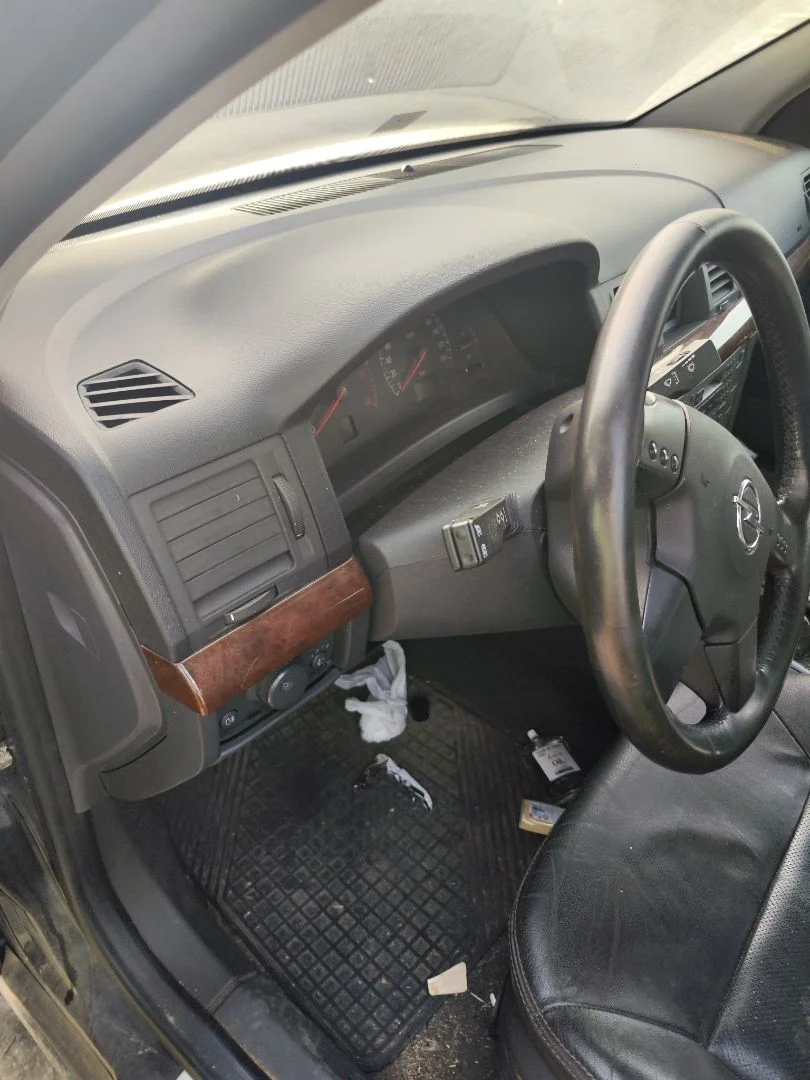 Foto de SALPICADERO OPEL VECTRA C BERLINA 2.2 16V DTI CAT (Y 22 DTR / L50) (125 CV / 92 KW) referencia 93185427