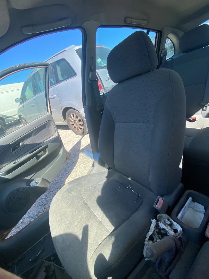 Foto de ASIENTO DELANTERO DERECHO KIA RIO (BC) 1.3 CAT (75 CV / 55 KW) referencia 88006FD641090