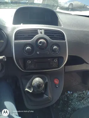 Foto de CONSOLA CENTRAL RENAULT KANGOO II (F/KW0) 1.5 dCi Diesel FAP (90 CV / 66 KW)