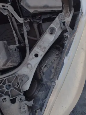 Foto de PUNTA CHASIS DELANTERA RENAULT MEGANE III BERLINA 5P 1.5 dCi Diesel CAT (86 CV / 63 KW)