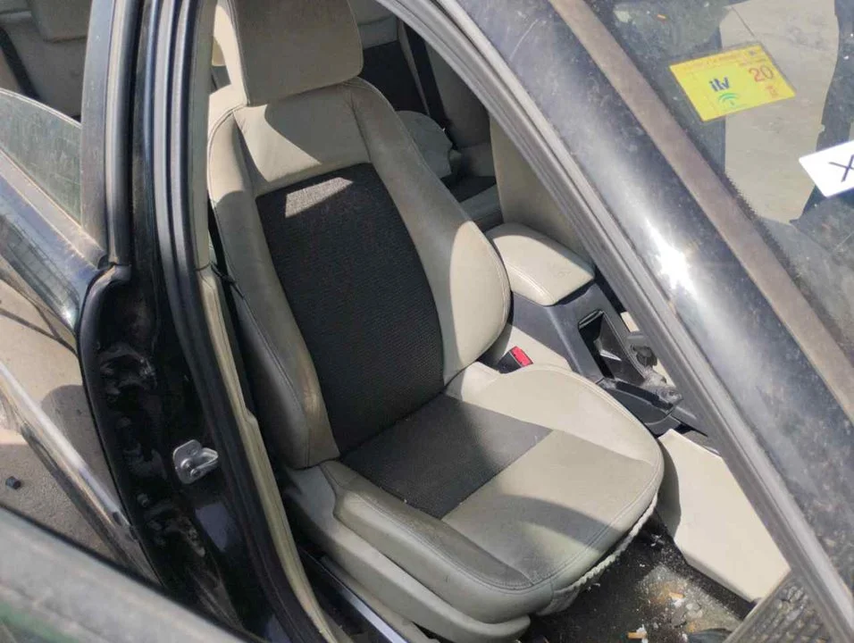 Foto de ASIENTO DELANTERO DERECHO SAAB 9-3 BERLINA 1.9 TiD CAT (150 CV / 110 KW) referencia 12801488