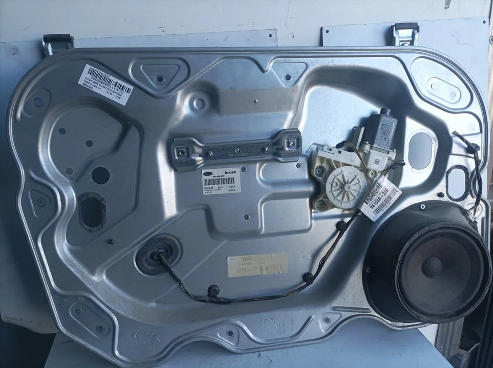 Foto de ELEVALUNAS DELANTERO IZQUIERDO FORD FOCUS II '0 II (1.6 (90 CV / 66 KW) diesel) referencia 984562202