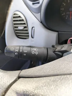 Foto de MANDO LUCES NISSAN ALMERA TINO (V10M) 1.8 16V CAT (114 CV / 84 KW) referencia 25560BU810