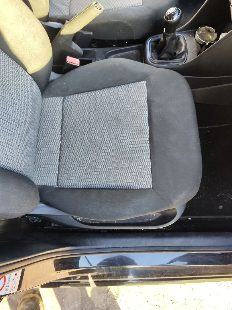 Foto de ASIENTO DELANTERO DERECHO VOLKSWAGEN POLO V (6R1) 1.2 (60 CV / 44 KW)