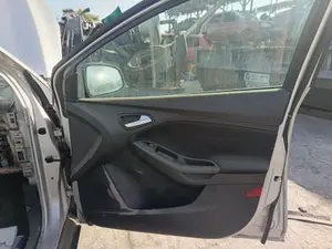 Foto de CERRADURA PUERTA DELANTERA DERECHA FORD FOCUS BERLINA (CEW) 1.0 EcoBoost CAT (125 CV / 92 KW)