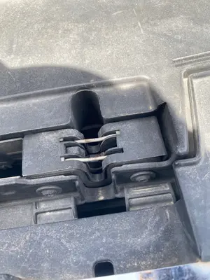 Foto de CERRADURA CAPO VOLKSWAGEN PASSAT VARIANT (3C5) 2.0 TDI DPF (170 CV / 125 KW) referencia 3C1823509H