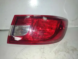 Foto de PILOTO TRASERO DERECHO RENAULT CLIO IV 1.5 dCi Diesel FAP (90 CV / 66 KW) referencia 265502631R foto 2