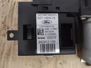 Foto de MOTOR ELEVALUNAS DELANTERO DERECHO FORD KUGA (CBV) 2.0 TDCi CAT (140 CV / 103 KW) referencia 7MST14B533CE foto 2