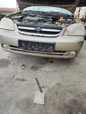 Foto de PARAGOLPES DELANTERO CHEVROLET LACETTI 1.6 CAT (109 CV / 80 KW)