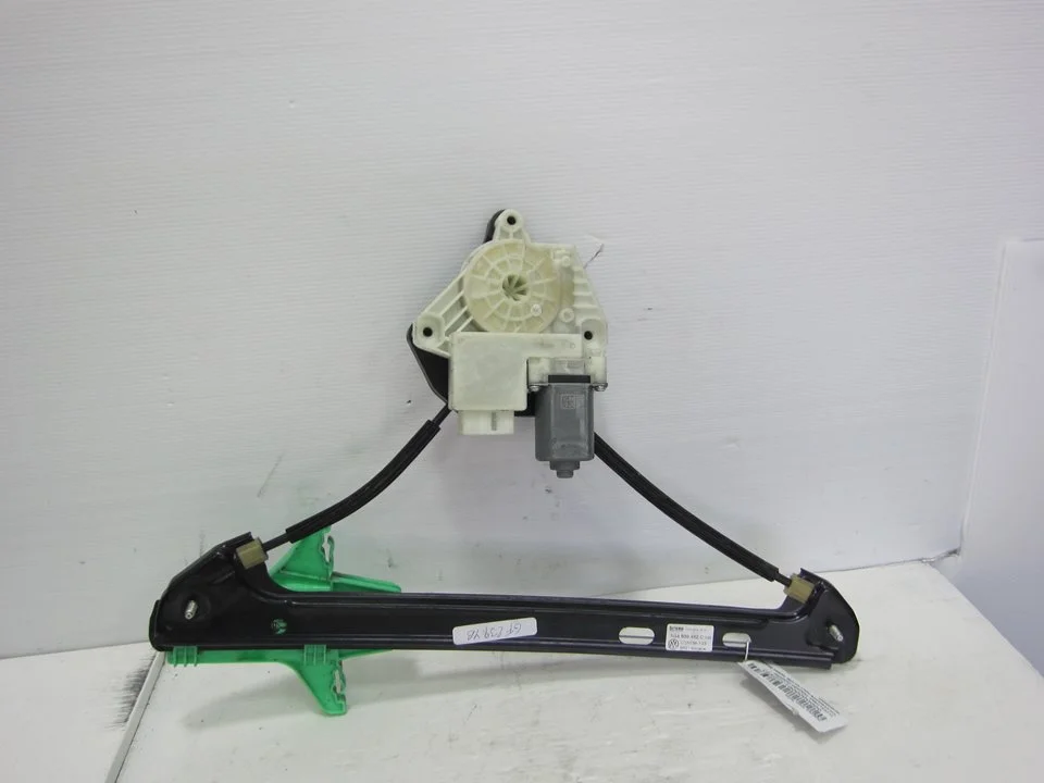 Foto de ELEVALUNAS TRASERO DERECHO VOLKSWAGEN GOLF VII BERLINA (BQ1/BE2) 1.6 TDI (116 CV / 85 KW) referencia 5G4839462C
