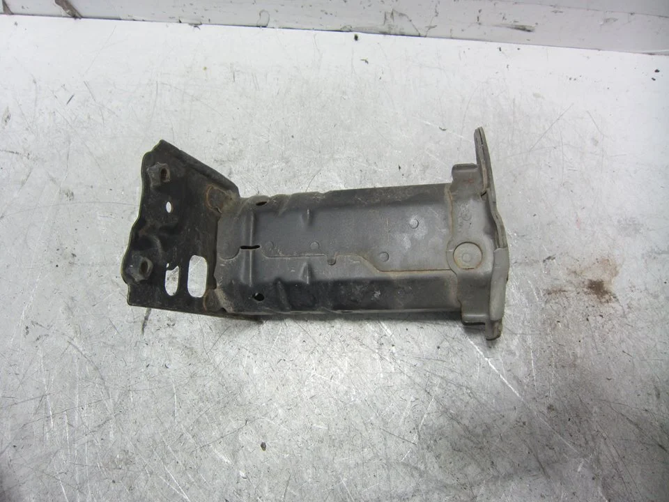 Foto de SOPORTE PARAGOLPES TRASERO TOYOTA AVENSIS CROSS SPORT (T27) 1.8 16V CAT (147 CV / 108 KW) referencia 5201505040