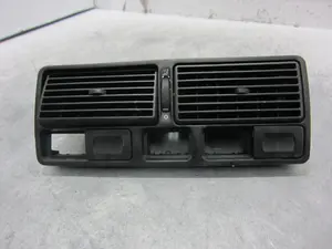 Foto de REJILLA AIREADORA VOLKSWAGEN GOLF IV BERLINA (1J1)(10.1997) 1.6 16V (105 CV / 77 KW) referencia 1J0819728C