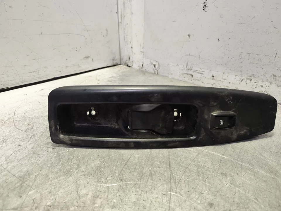 Foto de MANDO ELEVALUNAS DELANTERO DERECHO OPEL COMBO D 1.3 16V CDTI (95 CV / 70 KW) referencia 7354986750