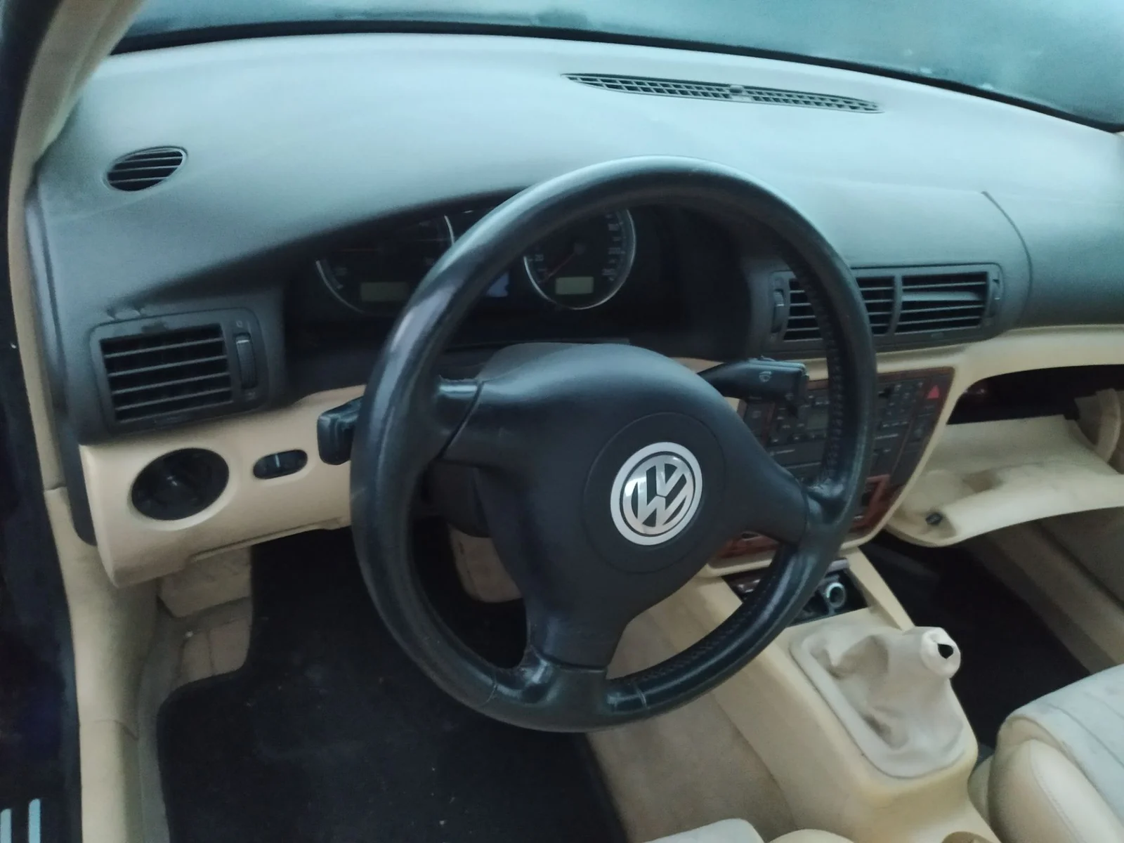 Foto de AIRBAG DELANTERO IZQUIERDO VOLKSWAGEN PASSAT BERLINA (3B3) 1.9 TDI (131 CV / 96 KW)