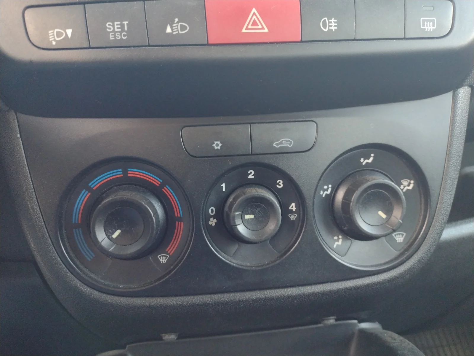 Foto de MANDO CALEFACCION / AIRE ACONDICIONADO FIAT II DOBLÒ (152) 1.3 16V JTD CAT (90 CV / 66 KW) referencia 051474010000013