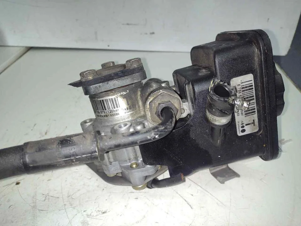 Foto de BOMBA DIRECCION BMW SERIE 3 BERLINA (E46) 2.0 16V Diesel CAT (150 CV / 110 KW) referencia 6756575