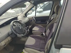 Foto de LUZ INTERIOR RENAULT SCENIC II (JM) 1.5 dCi Diesel (101 CV / 74 KW) referencia 264306391R foto 6