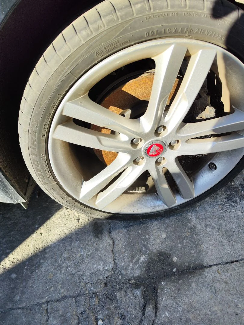 Foto de LLANTA JAGUAR XE 2.0 Turbo CAT (200 CV / 147 KW)