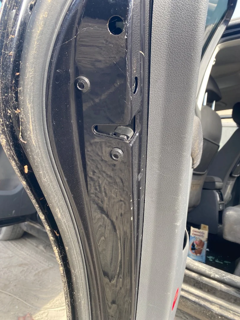 Foto de CERRADURA PUERTA TRASERA IZQUIERDA VOLKSWAGEN TOURAN (1T3) 1.6 TDI DPF (105 CV / 77 KW) referencia 7L0839016D