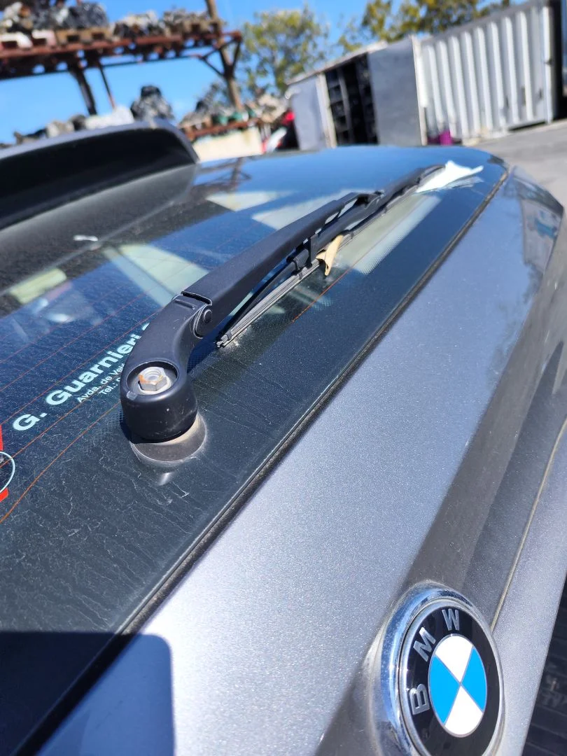 Foto de BRAZO LIMPIA TRASERO BMW SERIE X5 (E53) 3.0 Turbodiesel CAT (218 CV / 160 KW)