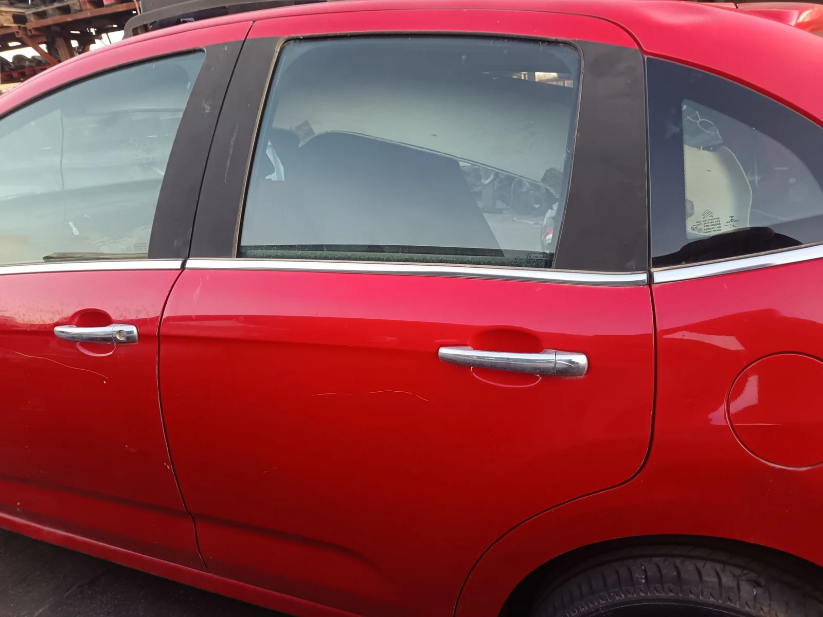 Foto de PUERTA TRASERA IZQUIERDA CITROEN C3 1.0 VTi (68 CV / 50 KW)