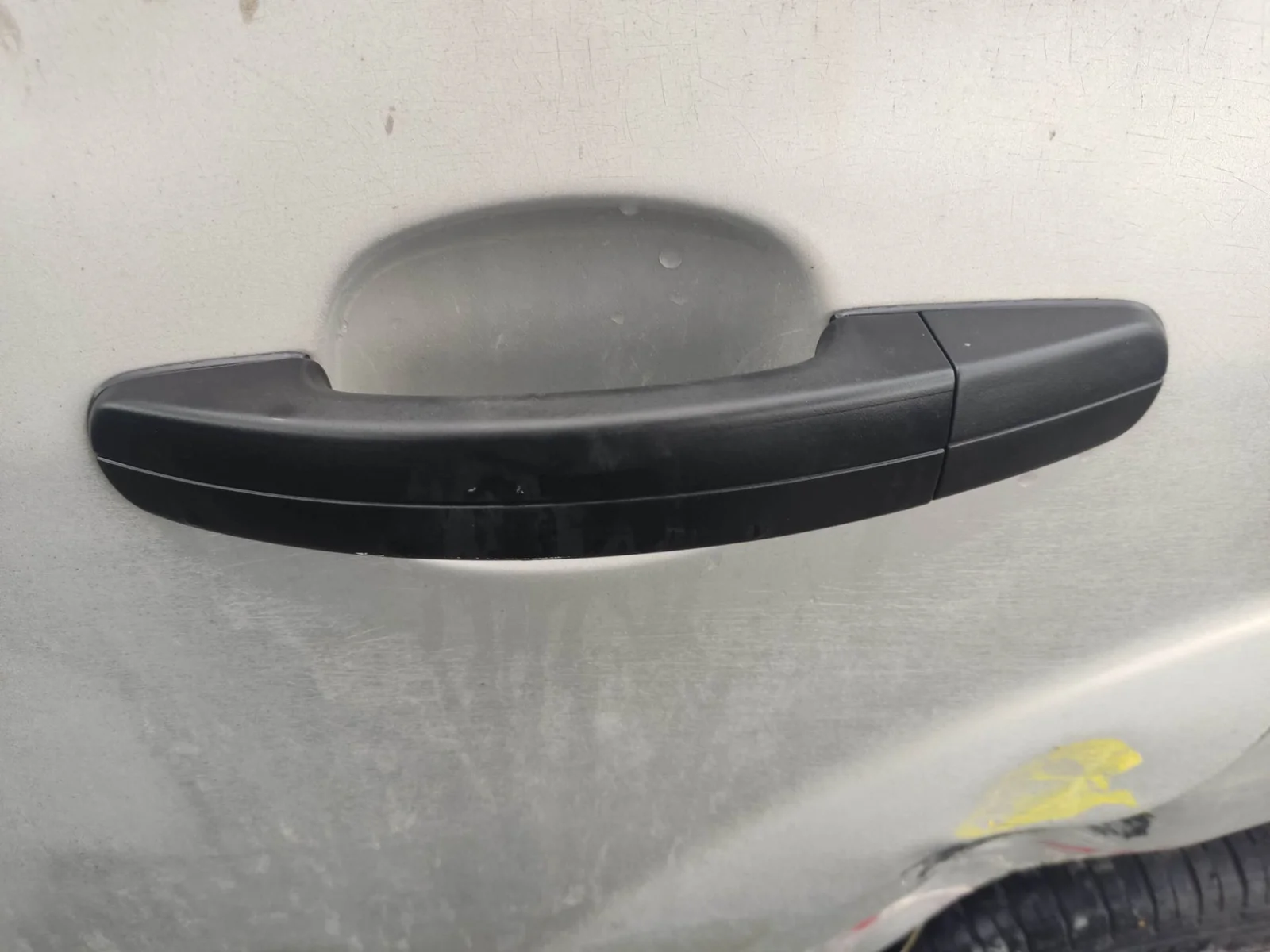 Foto de MANETA EXTERIOR LATERAL IZQUIERDA FORD FOCUS BERLINA (CAP) 1.8 Flexifuel CAT (125 CV / 92 KW)