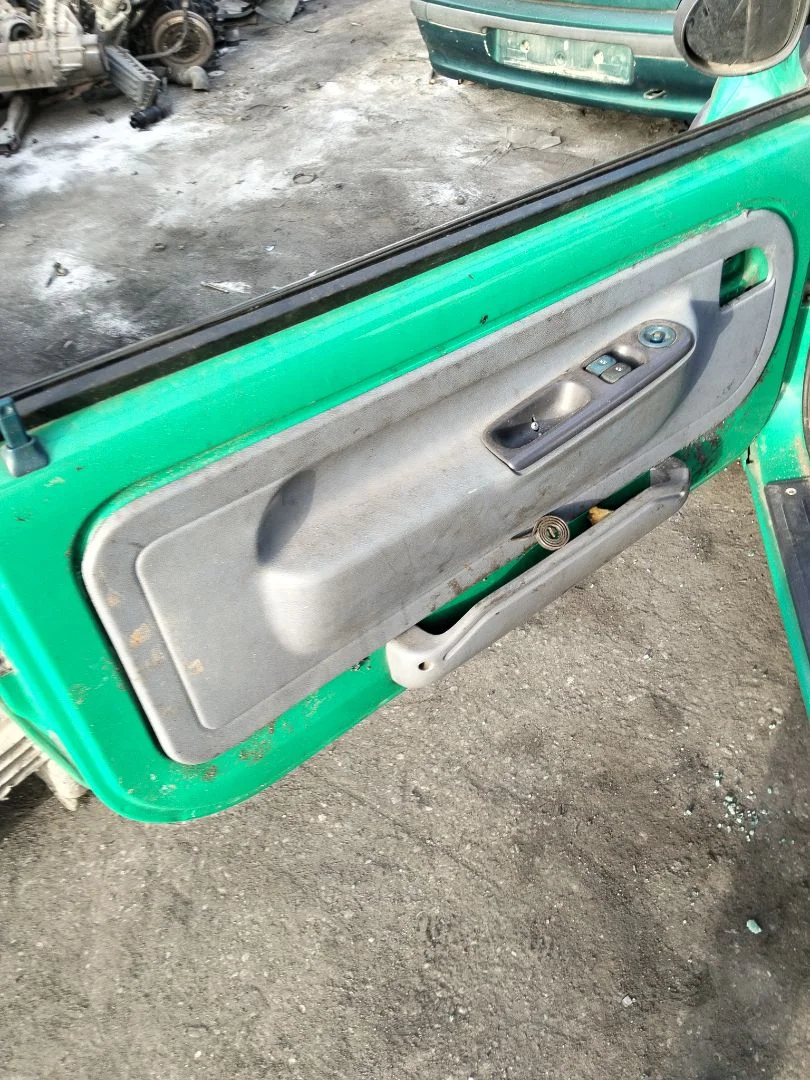 Foto de GUARNECIDO PUERTA DELANTERA IZQUIERDA RENAULT TWINGO I (C06) 1.2 (58 CV / 43 KW)