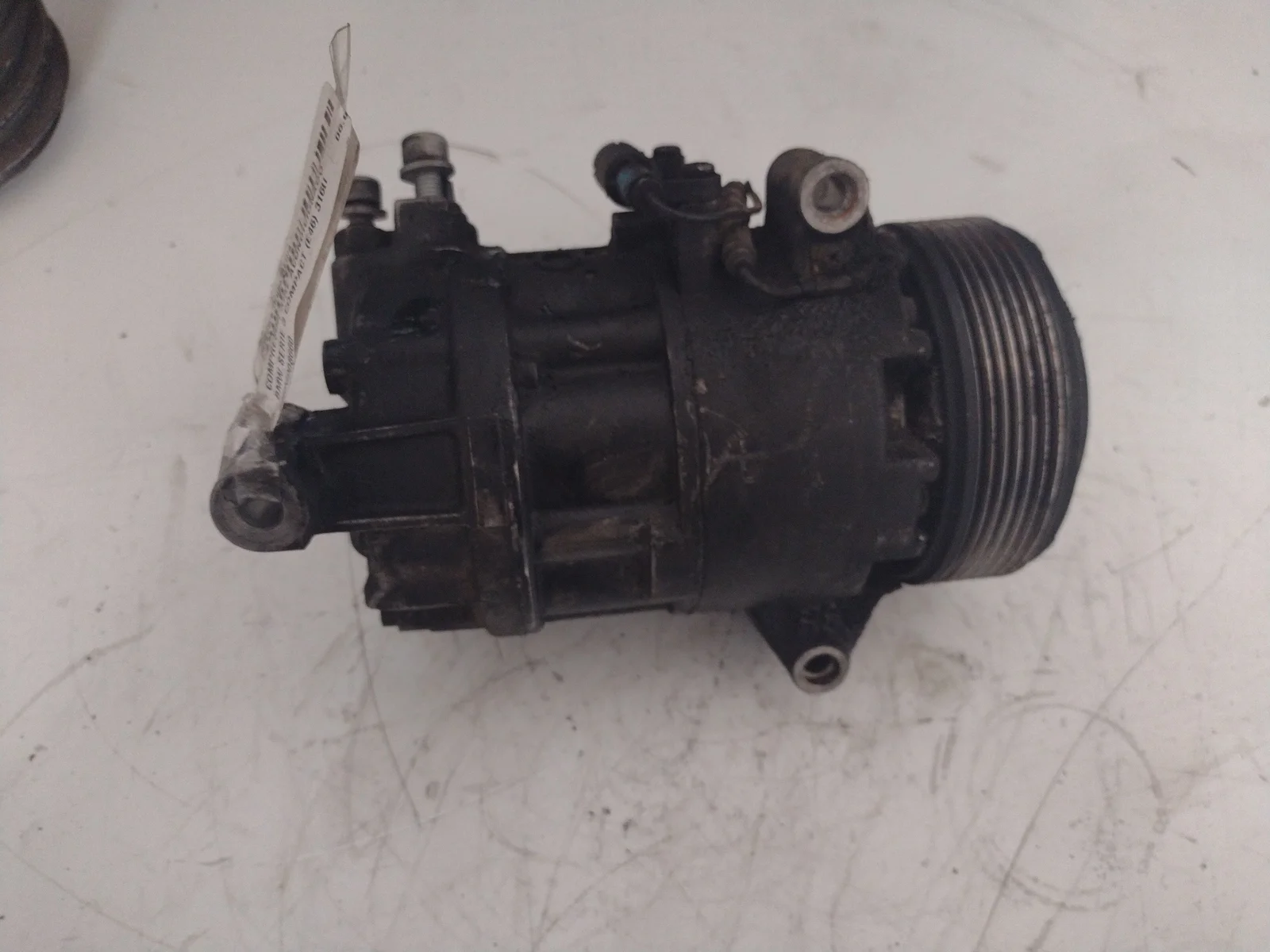 Foto de COMPRESOR AIRE ACONDICIONADO BMW SERIE 3 COMPACTO (E46) 1.8 16V (116 CV / 85 KW) referencia 64526908660