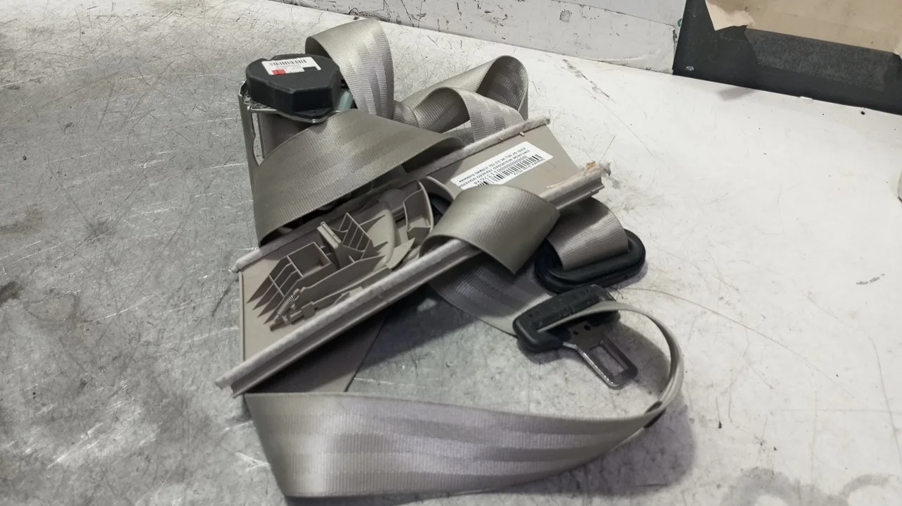 Foto de CINTURON SEGURIDAD TRASERO IZQUIERDO AUDI Q7 (4L) 3.0 V6 24V TDI (239 CV / 176 KW) referencia 606669600