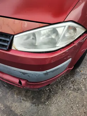 Foto de FARO IZQUIERDO RENAULT MEGANE II BERLINA 5P 1.5 dCi Diesel (106 CV / 78 KW)