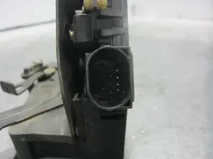 Foto de CERRADURA PUERTA DELANTERA DERECHA BMW SERIE 3 COMPACTO (E46) M47N204D4 referencia 82534339 foto 2