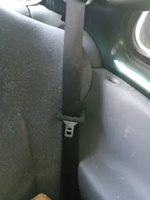 Foto de CINTURON SEGURIDAD TRASERO IZQUIERDO FORD KA (CCQ) 1.3 CAT (50 CV / 37 KW)