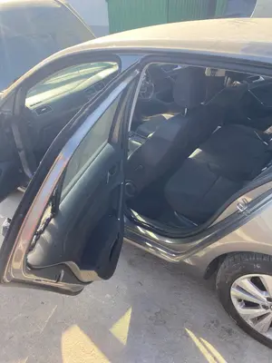 Foto de GOMAS CONTORNO PUERTA VOLKSWAGEN GOLF VII (5G1/BE1) 1.4 16V TSI (122 CV / 90 KW)