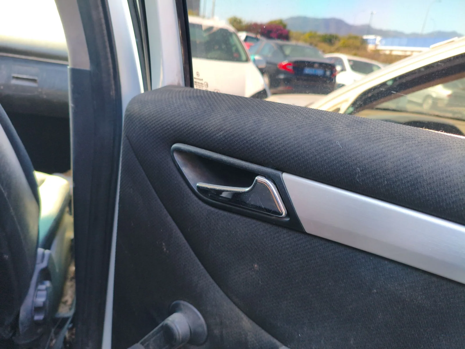 Foto de MANETA INTERIOR TRASERA DERECHA MERCEDES-BENZ CLASE B (BM 245) 2.0 CDI CAT (109 CV / 80 KW) referencia A1697601061 FKZ
