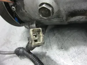 Foto de COMPRESOR AIRE ACONDICIONADO PEUGEOT 206 referencia SD7VCA foto 3